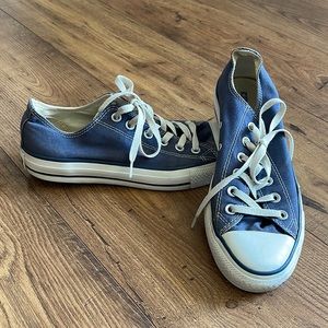 Converse all star tennis shoe
